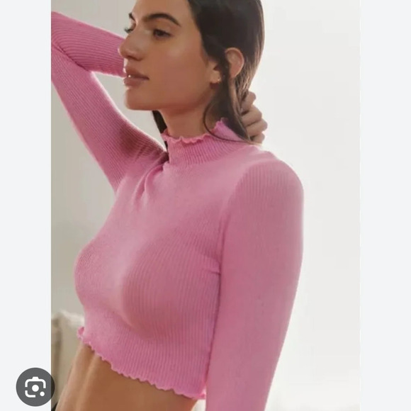 Urban Outfitters Out From Under Neon Pink Cropped Lettuce Hem Turtleneck Small - Picture 7 of 16